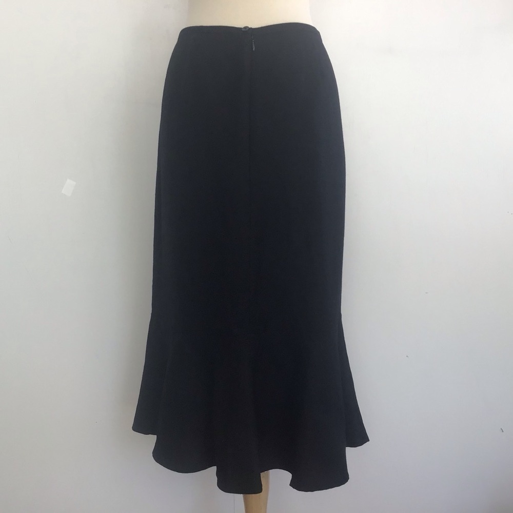 Linen blend black Emma James midi skirt with flared bottom. Size 16 - Picture 2 of 5